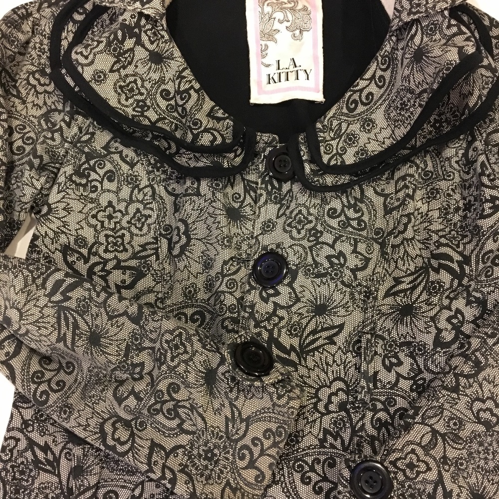 Lightweight jacket. - Picture 5 of 8